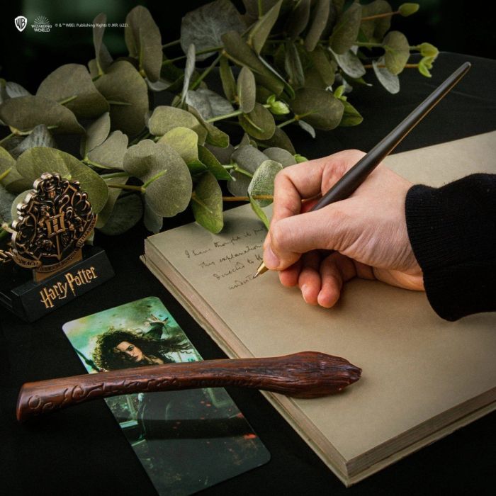 Bellatrix Lestrange Wand Pen and Display / Toverstok pen met houder - Harry Potter